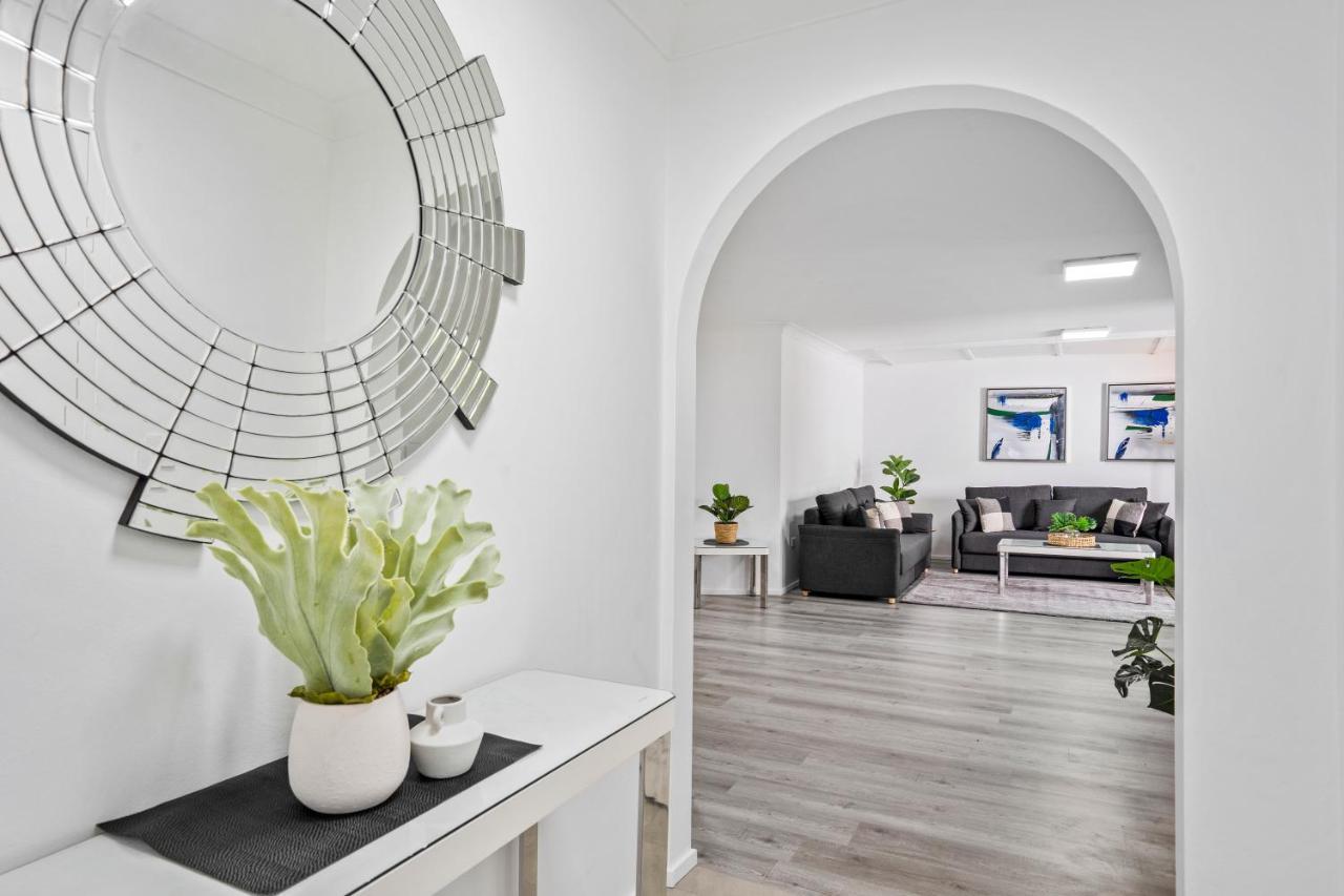Coco Bella Retreat In Central Surfers - Sleeps 6-8 Голд-Кост Екстер'єр фото