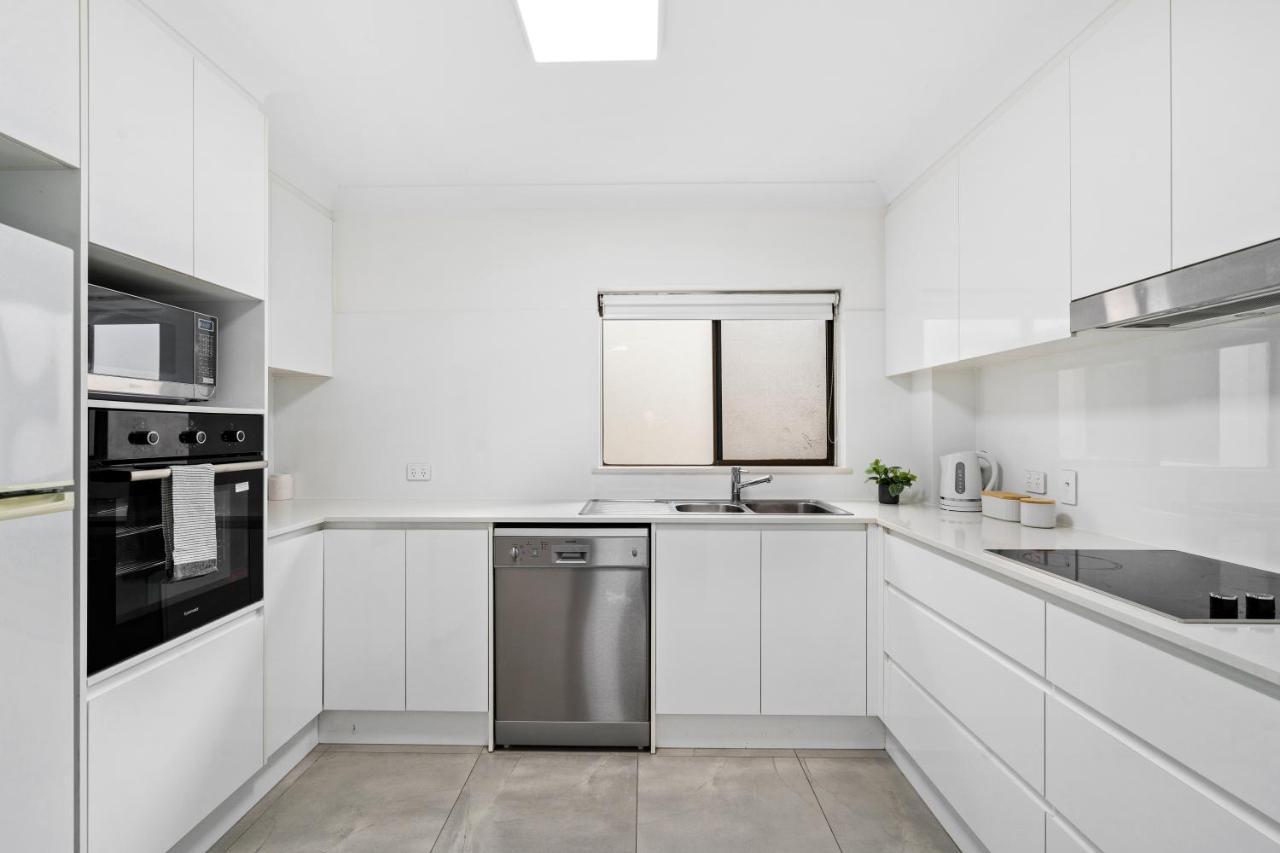 Coco Bella Retreat In Central Surfers - Sleeps 6-8 Голд-Кост Екстер'єр фото